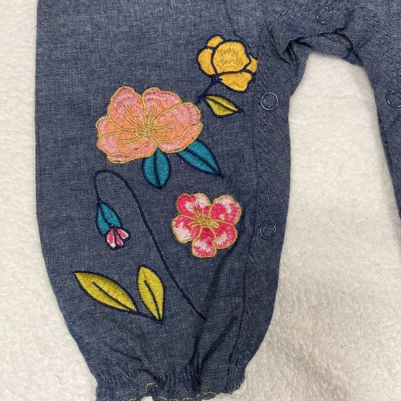NWT mudpie embroidered chambray denim romper 3/6m - Picture 6 of 9